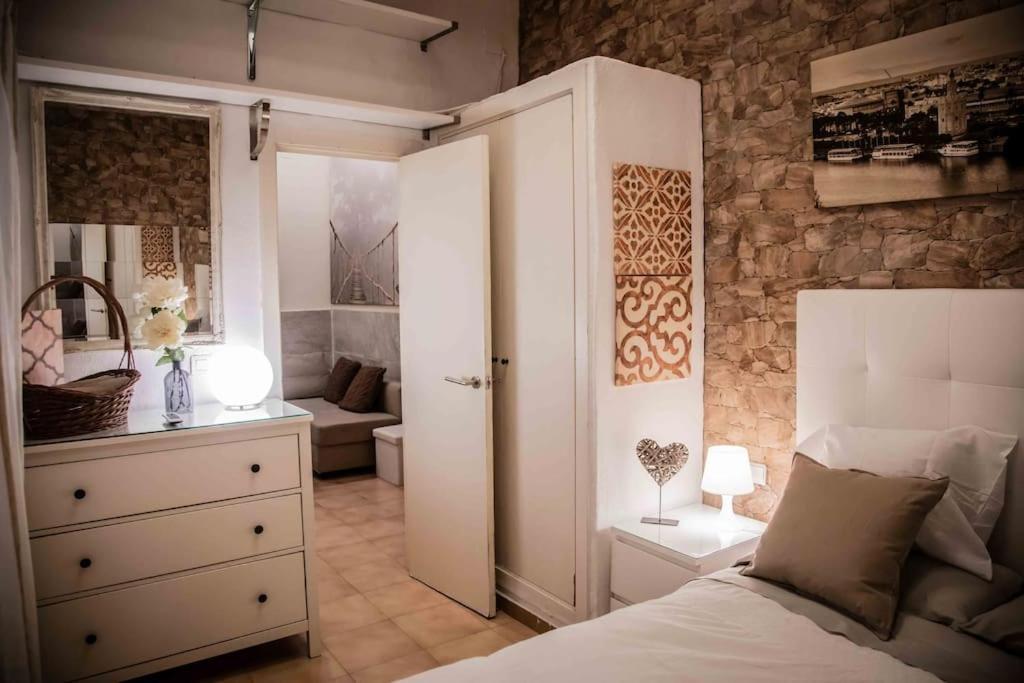 Apartament Imperial Center Seville New Management Since April Exterior foto